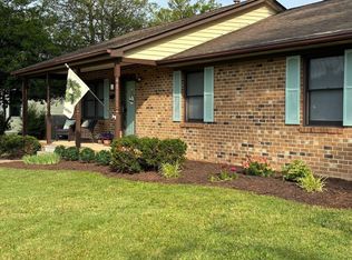 817 Maple Ave, Waynesboro, VA 22980