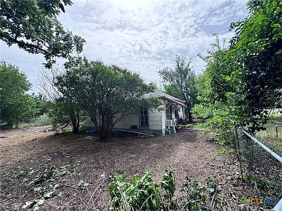4th image of 304 E Prairie Ave