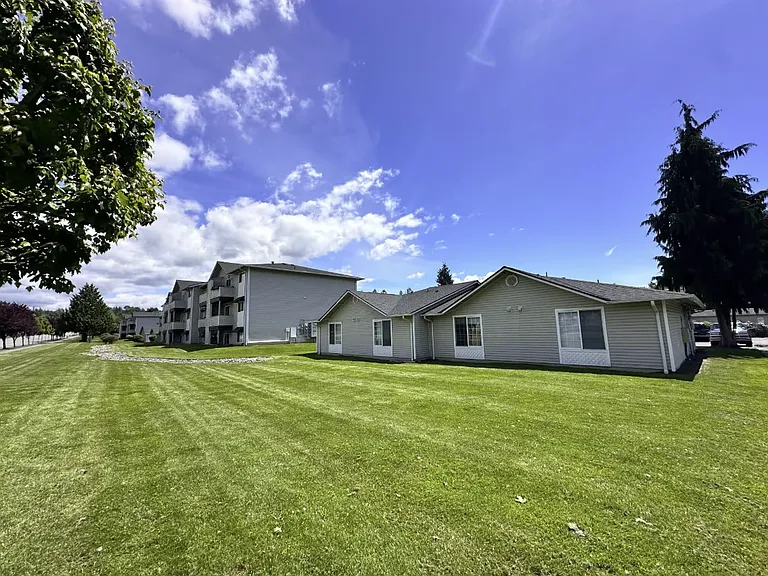 Winterhill Apartments — Photo 6