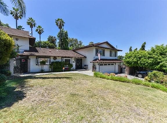 2nd image of 2130 E Cameo Vista Dr