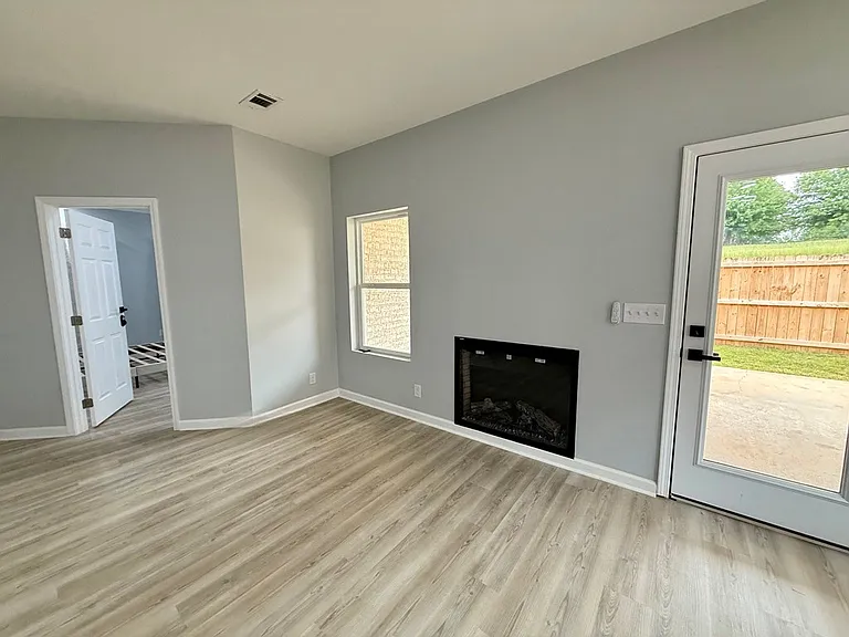 219 Overcup Dr — Photo 5
