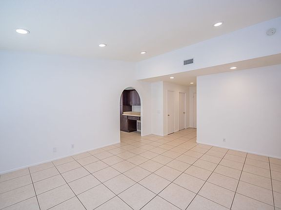 5th image of 4395 Avenida De Las Flores
