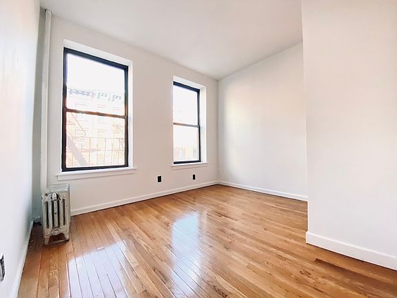 2nd image of 30 Saint Marks Pl APT 3D