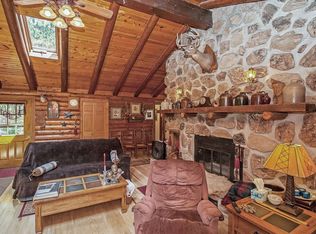 22776 102nd St, Anamosa, IA 52205