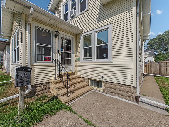 2nd image of 1334 Searle St