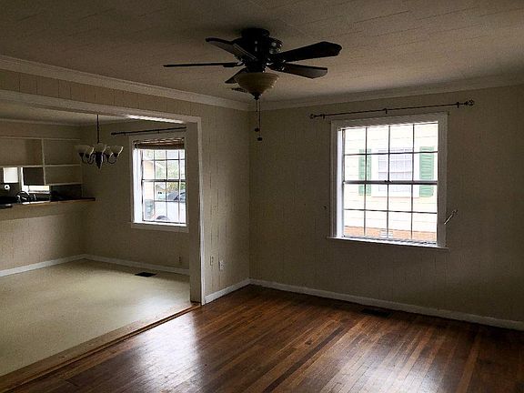 3rd image of 1013 Broadmoor Ave