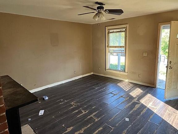 5th image of 840 Kentucky Ave