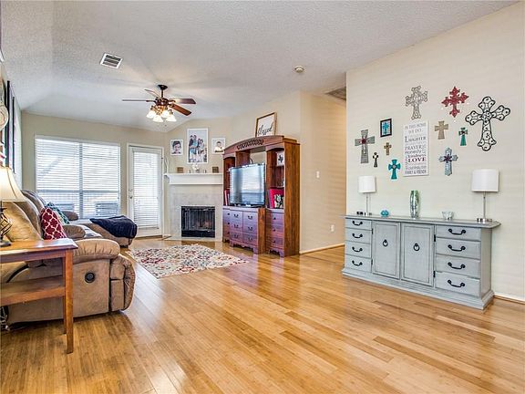 3rd image of 1705 Buehler Pl