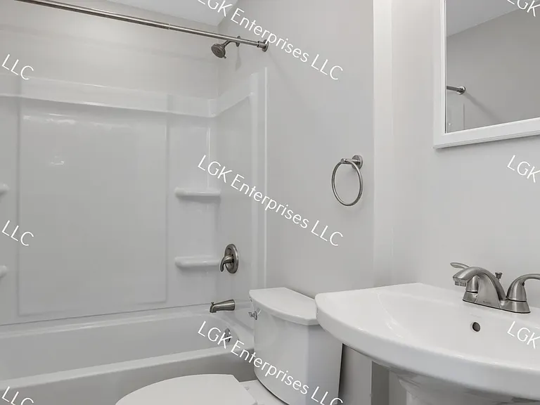 23808 Harding Ave — Photo 10