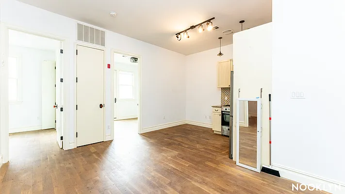 Rented by Nooklyn NYC LLC | media 39