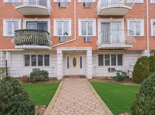 21214 42nd Ave #14C, Bayside, NY 11361