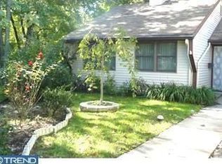 4 E Azalea Ln, Mount Laurel, NJ 08054