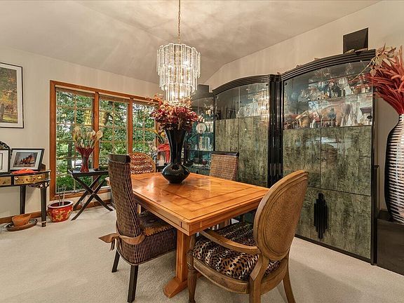4th image of 30 Cheryl Cir