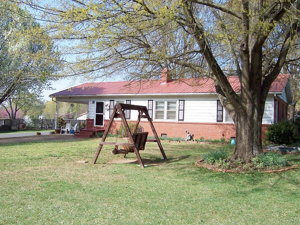 1st image of 115 Woodhill Dr