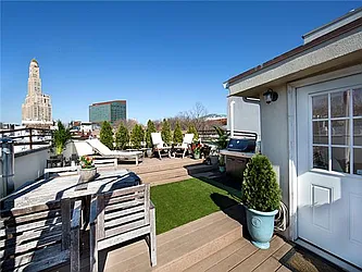 Sold by Avenue Sotheby's International Realty