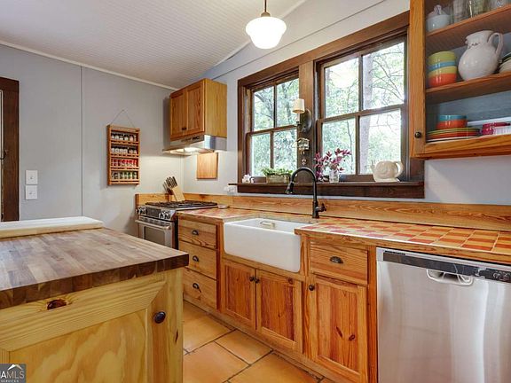 4th image of 905 Oglethorpe Ave