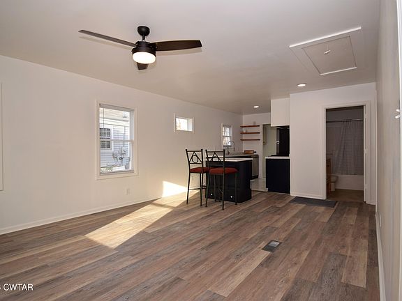 4th image of 50 Webber St