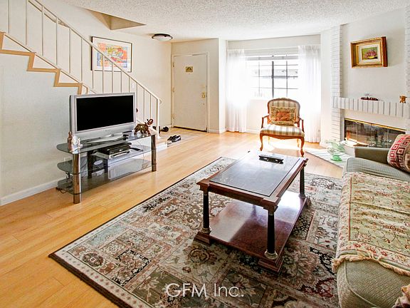3rd image of 9325 Sunland Park Dr APT 39