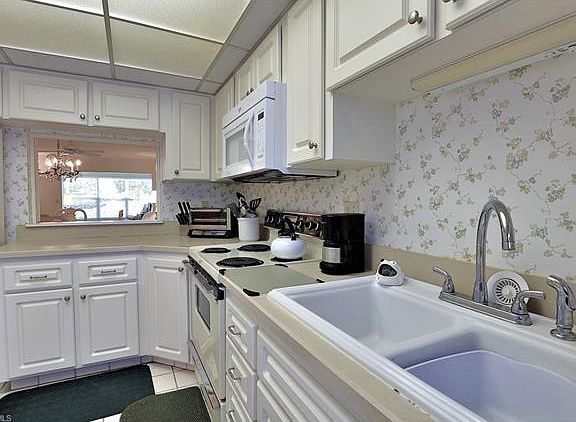 3rd image of 1262 Myerlee Country Club Blvd APT 3