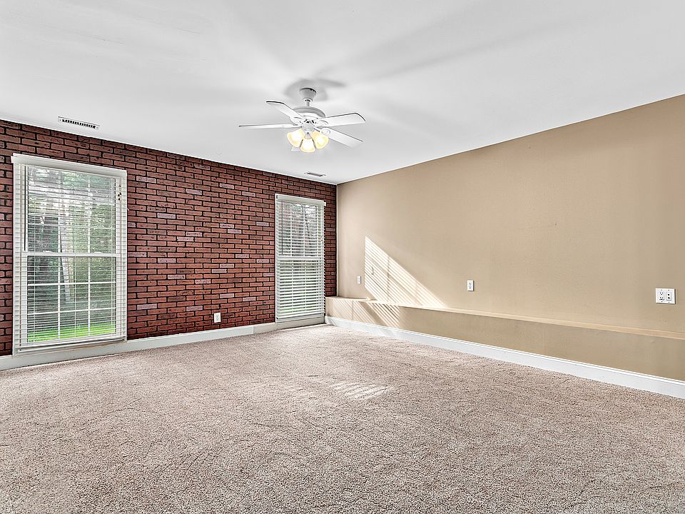 Lower level bedroom