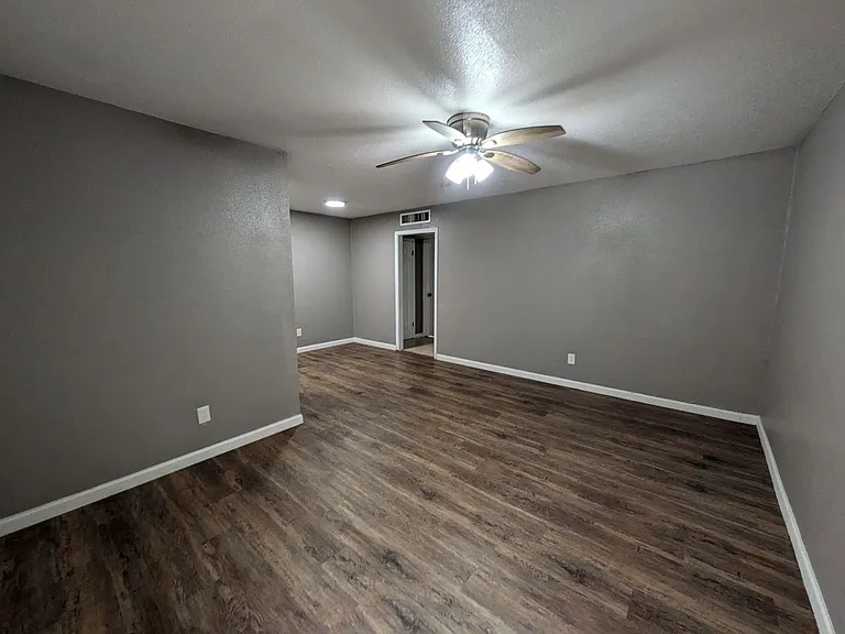 Sullivan Apartment Homes — Photo 3