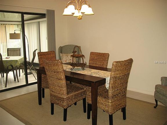 4th image of 1105 Golf Club Ct