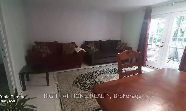 278 Waratah Ave #LOWER — Photo 2