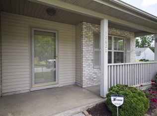 12621 Ivanhoe Ln, Fort Wayne, IN 46814