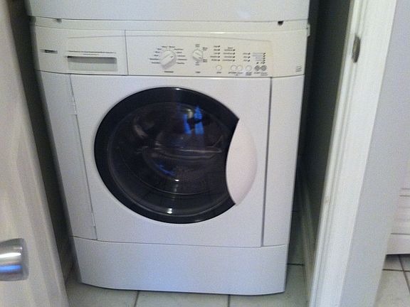 Washer & dryer in Unit