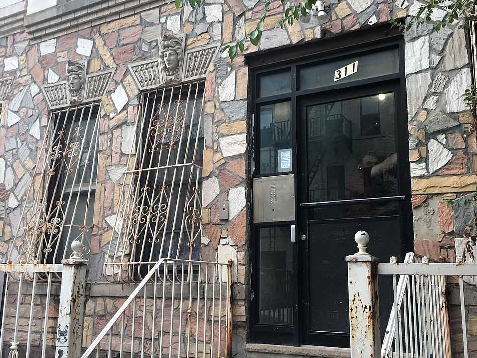 1st image of 311 Jefferson St APT 2L
