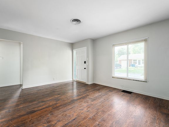 2nd image of 1644 E 58th St
