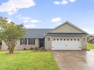 3509 Walking Horse Ln, Sevierville, TN 37876