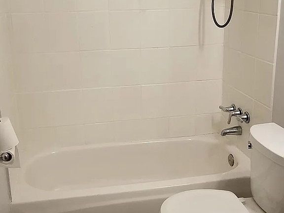 4th image of 2210 Franklin Ave