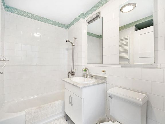 5th image of 425 5th Ave APT 19D