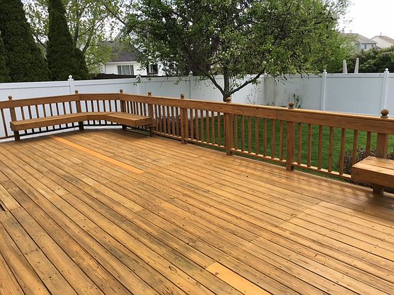 Large Deck with Benches