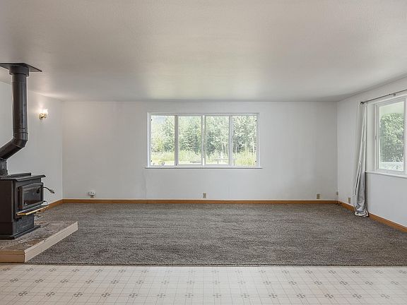 5th image of 363 Sweren St E