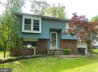 25 Palmetto Ave, Clementon, NJ 08021