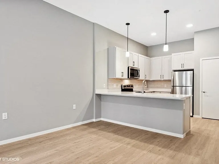 Lago Apartments — Photo 207