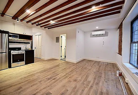 2nd image of 152 W 49th St APT 3D
