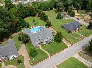 523 Southcreek Dr, Chandler, TX 75758