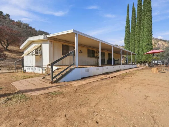 46918 Creekside Rd, Squaw Valley, CA 93675