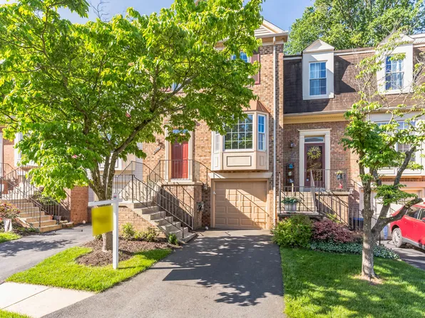 4229 Sleepy Lake Dr, Fairfax, VA 22033