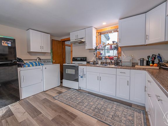 3rd image of 11 3rd St