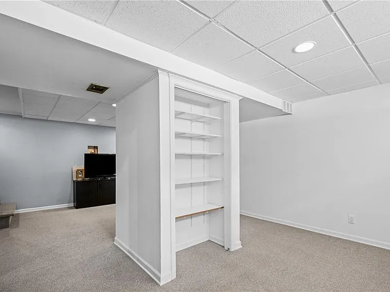 5291 Manhasset Cv — Photo 33
