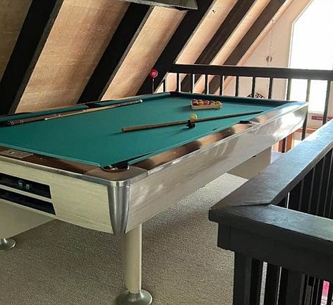 Pool table