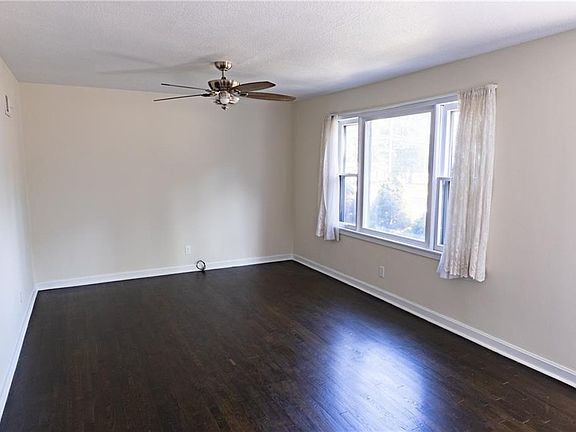 4th image of 11815 W 69th Ter