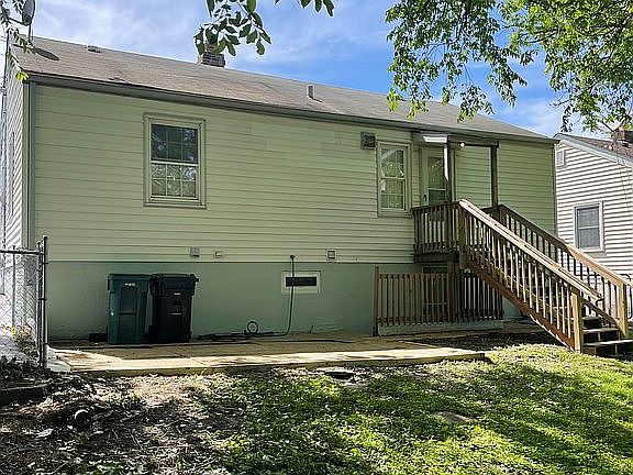2nd image of 606 Couch Ave
