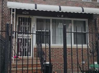 25-41 McIntosh St, Flushing, NY 11369