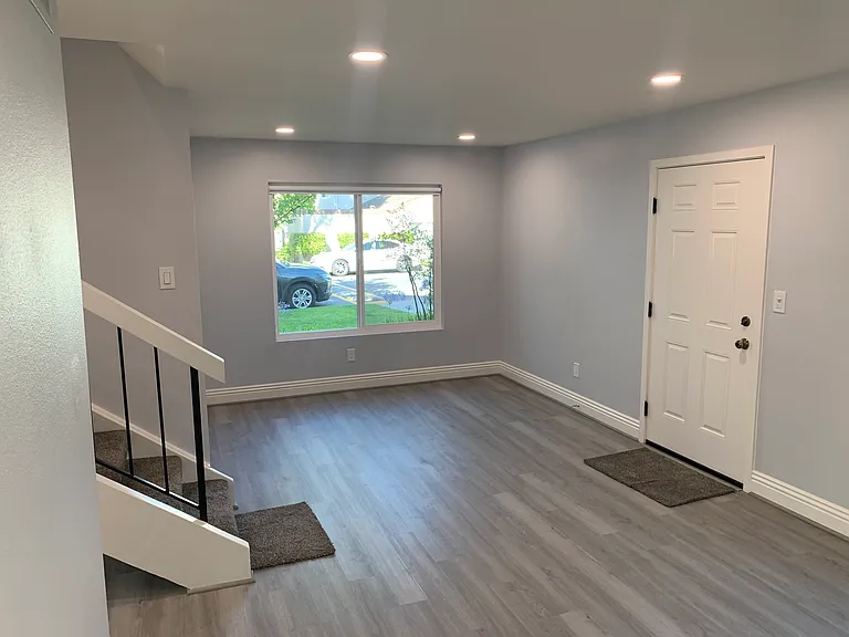 1722 Kingsdown Ct — Photo 3