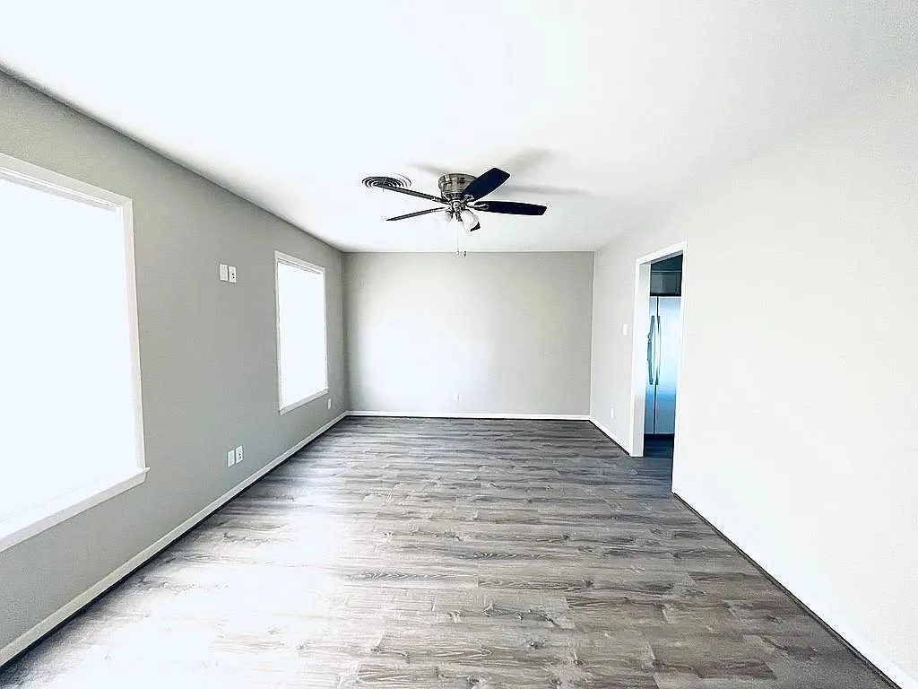 3 bed, 2.0 bath, 1427 sqft, $1,850 — Photo 2